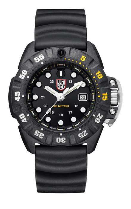 The ridges on the black rubber band resemble that of ripples through a lake after a pebble is dropped in, concentric around the middle of the timepiece, bringing the whole watch together. The black case with defined divots between the white and yellow second numerals frames the inner face with white dots as hour markers, a unique and unmistakable look especially paired with prominent white hands such as these.