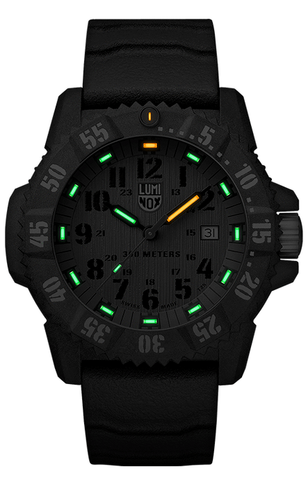 This image is of the watch in darkness to showcase the luminescence of the hour markers and hands to allow for maximum visibility in pitch black darkness as well as daytime.
