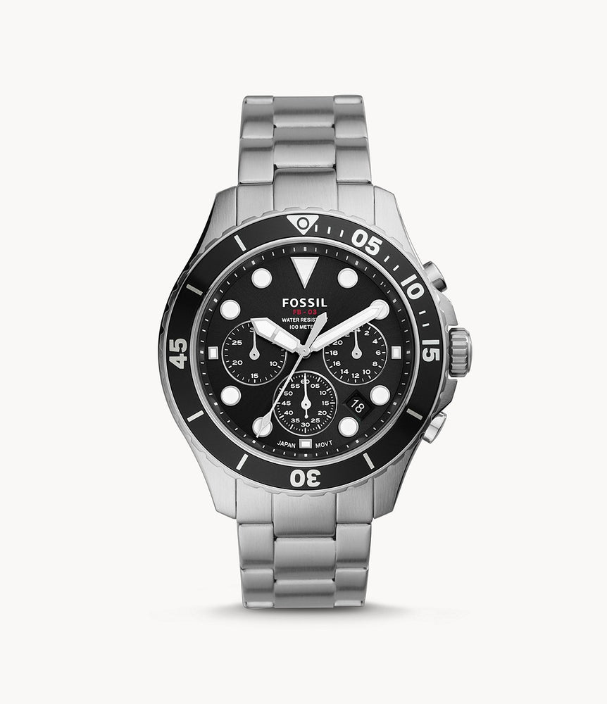 The bold, lively jet-black dial features outsized hour markers and luminous hands which ensures great visibility underwater. There’s also a discreet date window between 4 and 5 o’clock, and a black-and-white bezel with minute markers. This modern timepiece is enhanced with a chunky stainless-steel bracelet, giving the Gents Fossil FB-03 Watch extra style points.