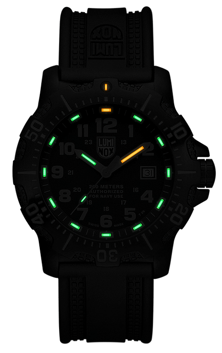 This image is of the watch in darkness to showcase the luminescence of the hour markers and hands to allow for maximum visibility in pitch black darkness as well as daytime.